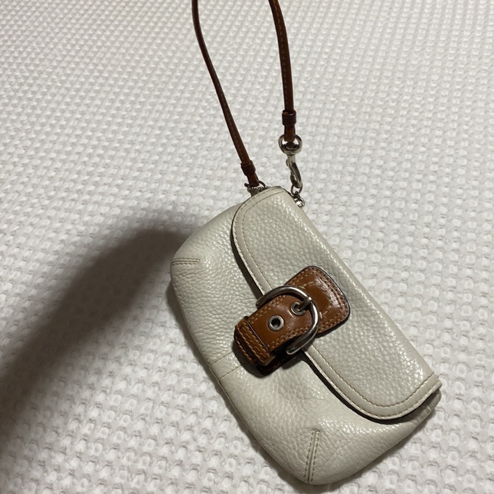 Coach Wristlet Snap Button Closure White /Tan. Very Good Condition. Used - Picture 8 of 11